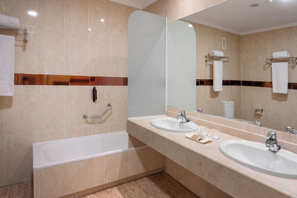Suite Junior del hotel Holiday World Village Affiliated by Meliá. Foto 3