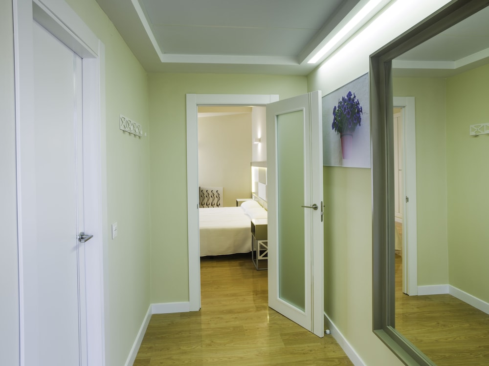 Habitación individual del hotel Monarque Torreblanca. Foto 4
