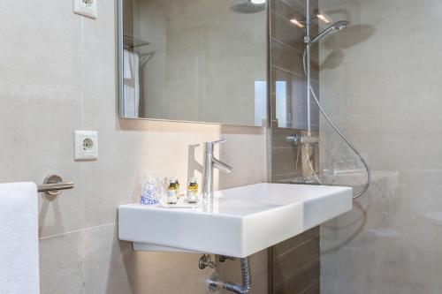 Apartamento Superior de 1 dormitorio del hotel Ona Alanda Club Marbella. Foto 7