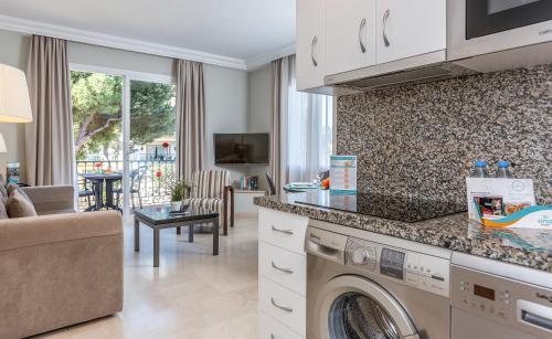 Apartamento Superior de 1 dormitorio del hotel Ona Alanda Club Marbella. Foto 13