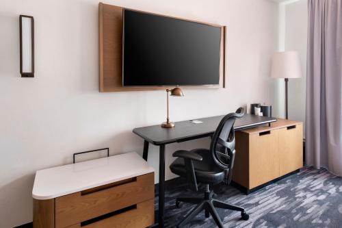 Habitación con cama extragrande. del hotel Fairfield Inn By Marriott Laguardia Airport/flushing. Foto 1