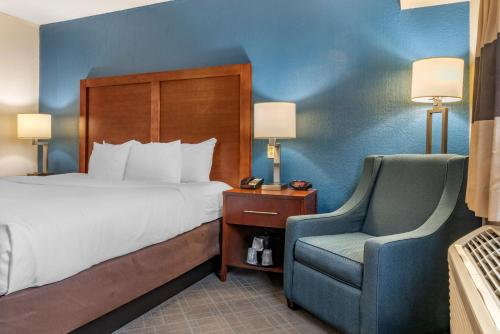 Habitación Doble con cama extragrande - No fumadores del hotel Comfort Inn University