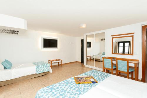 Habitación Doble del hotel Globales Pueblo Andaluz. Foto 6