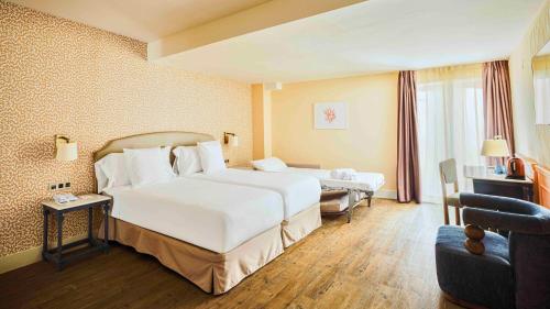 Habitación Triple del hotel Fenix Torremolinos -Adults Only Recommended. Foto 1