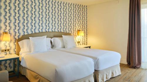 Habitación Triple del hotel Fenix Torremolinos -Adults Only Recommended. Foto 4