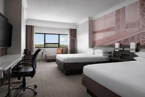 Habitación con vistas al perfil urbano de Nueva York - 2 camas grandes del hotel Teaneck Marriott at Glenpointe
