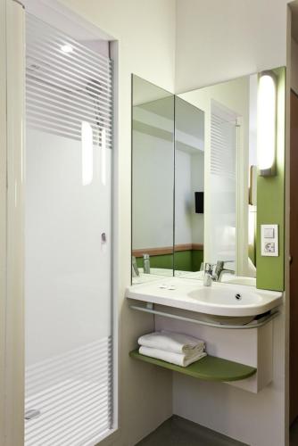 Habitación Doble del hotel Ibis Budget Brussels Airport. Foto 3