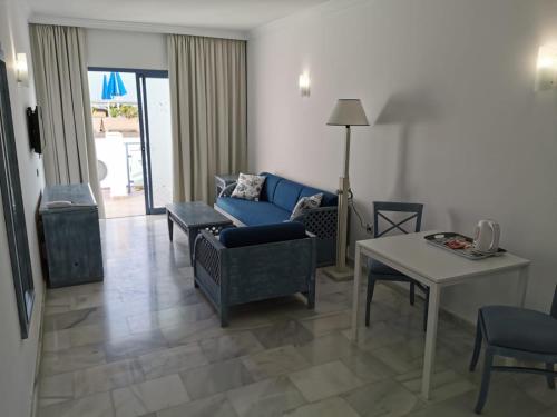 Apartamento con vistas a la piscina del hotel Igramar Morrojable - Adults Only. Foto 6