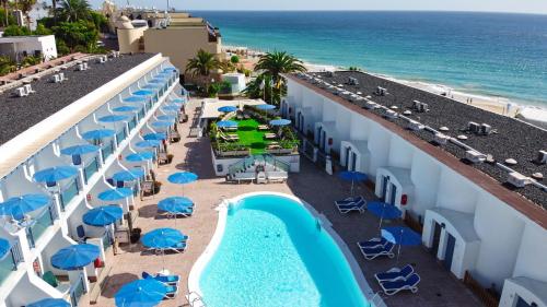 Apartamento con vistas a la piscina del hotel Igramar Morrojable - Adults Only. Foto 8