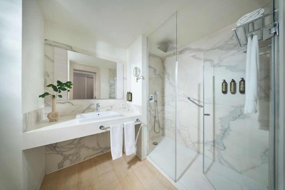 Habitación con 2 camas individuales, vistas al mar del hotel Iberostar Selection Fuerteventura Palace. Foto 4