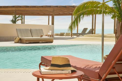 Alojamiento Doble con vistas laterales al mar y piscina compartida del hotel Iberostar Selection Fuerteventura Palace. Foto 1