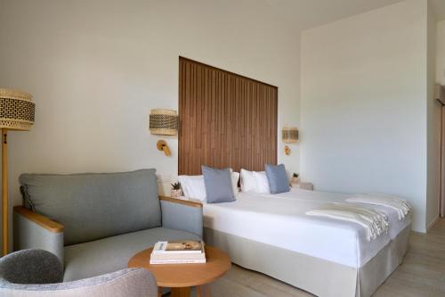 Habitación Doble Star Prestige con vistas al mar y acceso al salón executive del hotel Iberostar Selection Fuerteventura Palace. Foto 3