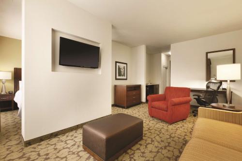 Suite Junior con sofá cama - Cama doble grande del hotel Hilton Garden Inn Rochester Downtown, Ny