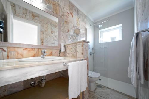 Duplex Lujo Vista Piscina Vista Jardín Superior 1 habitación 1 Cama super king del hotel Vista Bonita Gay and Lesbian Only Resort. Foto 1