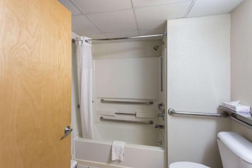 Habitación - 2 camas grandes - Adaptada para personas con movilidad reducida - No fumadores del hotel Quality Inn Central