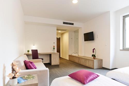 Habitación Doble Superior con cama supletoria - 1 o 2 camas del hotel Meksiko. Foto 4