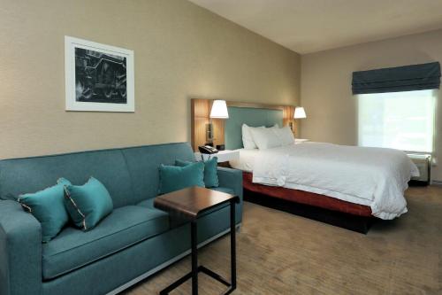 Suite Estudio con cama extragrande y sofá cama - No fumadores del hotel Hampton Inn Batavia