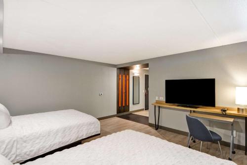 Habitación - 2 camas grandes - Adaptada para personas con discapacidad auditiva del hotel Tru By Hilton Syracuse North Airport Area