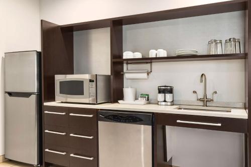 Suite Estudio con cama grande - Adaptada para personas con discapacidad auditiva - No fumadores del hotel Home2 Suites By Hilton Ny Long Island City/manhattan View. Foto 2