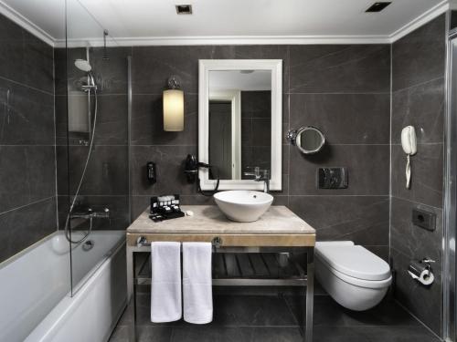 Habitación Privilege con Cama Doble o 2 Camas Individuales del hotel Mercure Istanbul Bomonti. Foto 3