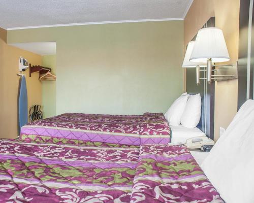 Habitación Estándar - 2 camas dobles - Fumadores del hotel Amherst Inn and Suites. Foto 1