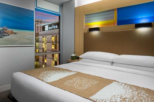 Suite (cama doble extragrande) del hotel The Gates Hotel South Beach. Foto 3