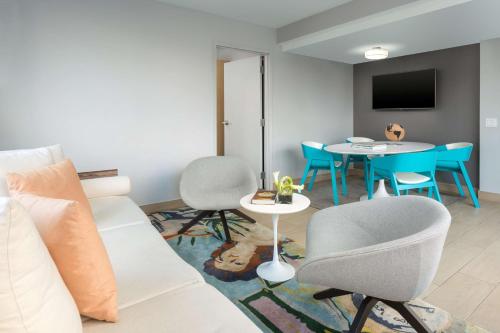 Suite (cama doble extragrande) del hotel The Gates Hotel South Beach. Foto 4