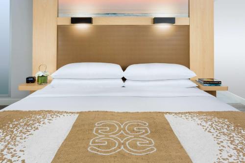 Habitación doble Vista Piscina 1 Cama king del hotel The Gates Hotel South Beach. Foto 4