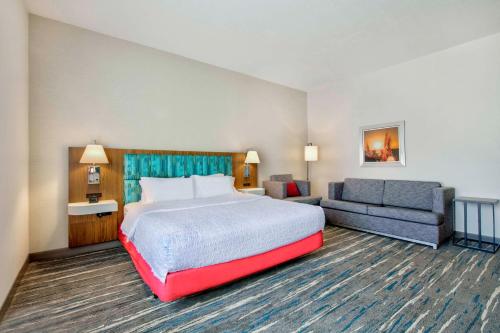 King Studio with Roll - In Shower - Mobility Access/Non - Smoking del hotel Hampton Inn Cortland. Foto 4