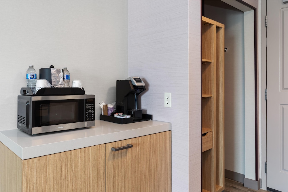 Habitación, accesible para personas con discapacidad del hotel Hilton Garden Inn Auburn. Foto 1