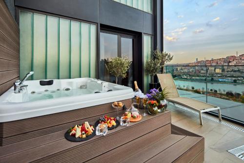 Golden Horn Suite King del hotel Mövenpick Istanbul Golden Horn. Foto 2