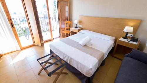 Habitación Doble con terraza del hotel Villa Turística de Cazorla. Foto 3