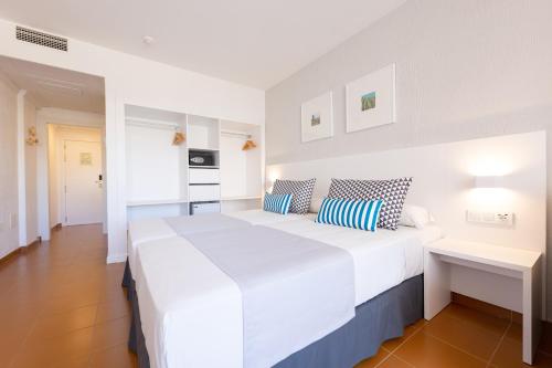 Habitación Doble Superior del hotel BLUESEA Costa Bastián. Foto 3