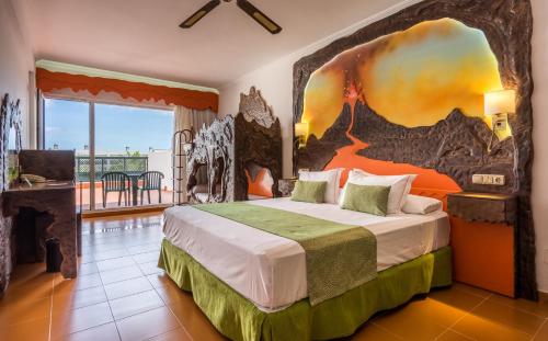 Habitación Doble Temática del hotel BLUESEA Costa Bastián. Foto 3