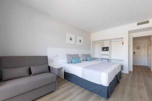 Habitación Doble Estándar del hotel BLUESEA Costa Bastián. Foto 1