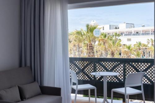 Habitación Doble Estándar del hotel BLUESEA Costa Bastián. Foto 4