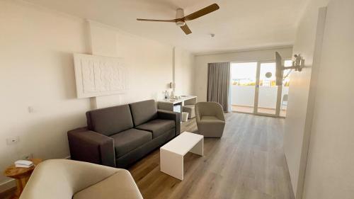 Suite Junior del hotel BLUESEA Costa Bastián. Foto 1