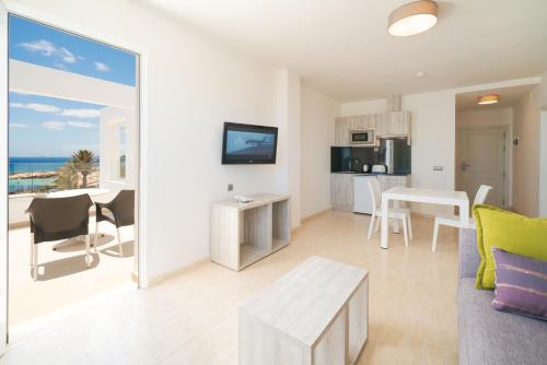 Apartamento de 1 dormitorio con vistas al mar del hotel Galeón Playa By Seasense Hotels. Foto 2