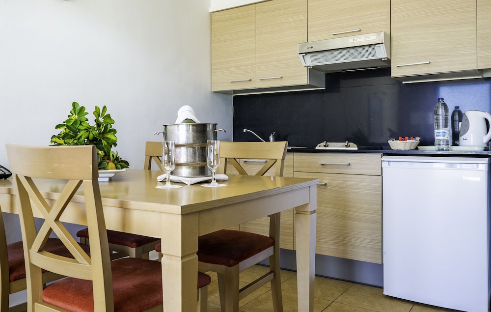 Apartamento Vista Jardín 1 habitación Sofá Cama incluido 2 Camas individuales kitchenette Normal del hotel Bluebay Lanzarote - All Inclusive