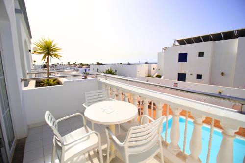 Apartamento - 1 Dormitorio con balcón o terraza del hotel Corona Mar. Foto 12