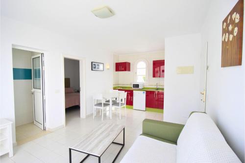 Apartamento - 1 Dormitorio con balcón o terraza del hotel Corona Mar. Foto 5