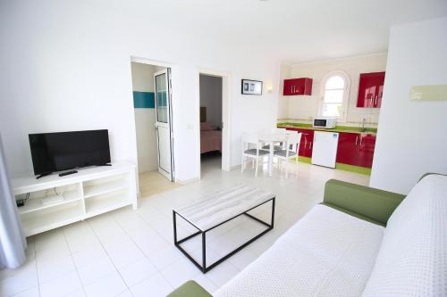 Apartamento - 1 Dormitorio con balcón o terraza del hotel Corona Mar. Foto 6