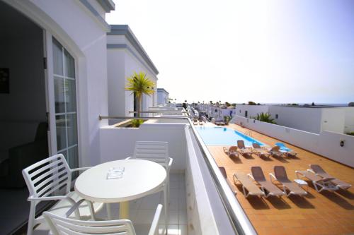 Apartamento - 1 Dormitorio con balcón o terraza del hotel Corona Mar. Foto 13