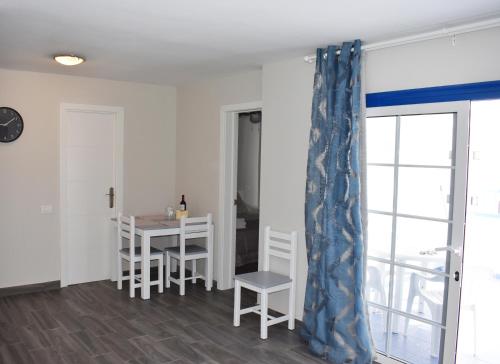 Apartamento con balcón del hotel Aguazul. Foto 6