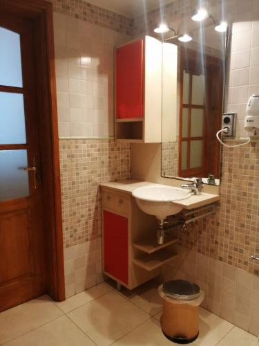 Apartamento Con Cocina Planta Baja Sofá Cama incluido 1 Cama doble del hotel Aguazul. Foto 7