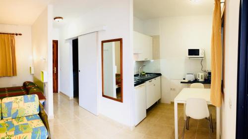 Estudio del hotel Maribel. Foto 3