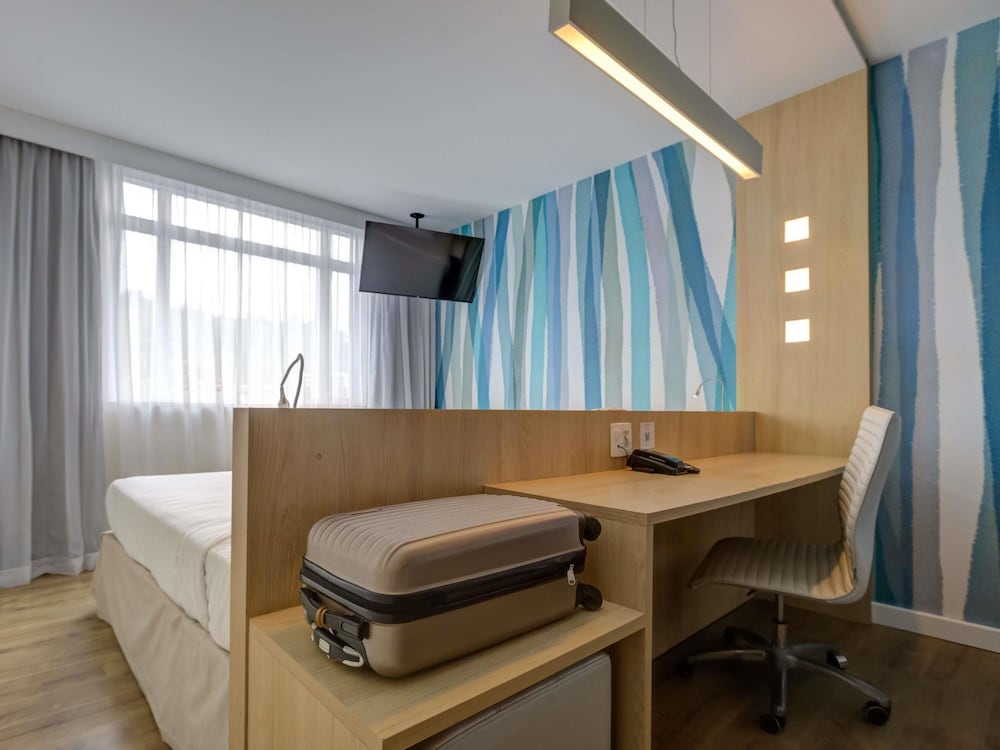 Habitación estándar con 2 camas individuales del hotel Mercure Rio De Janeiro Barra Da Tijuca. Foto 7