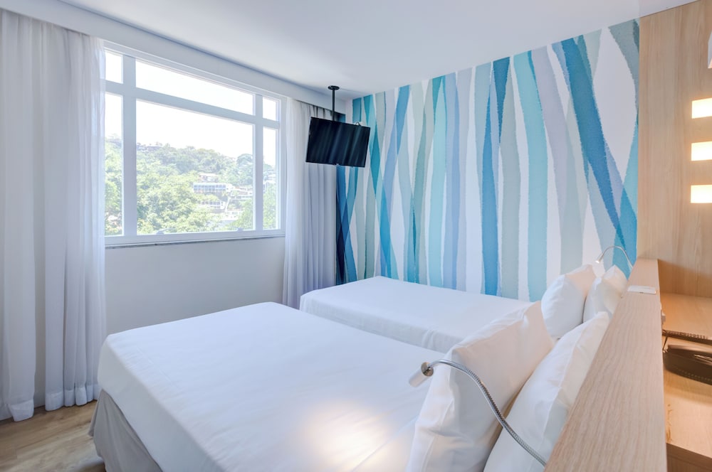 Habitación estándar con 2 camas individuales del hotel Mercure Rio De Janeiro Barra Da Tijuca. Foto 11