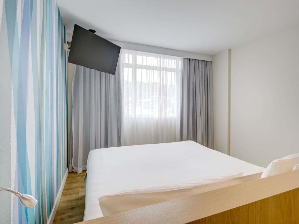 Habitación Privilege con cama doble y vistas frontales al océano del hotel Mercure Rio De Janeiro Barra Da Tijuca. Foto 4