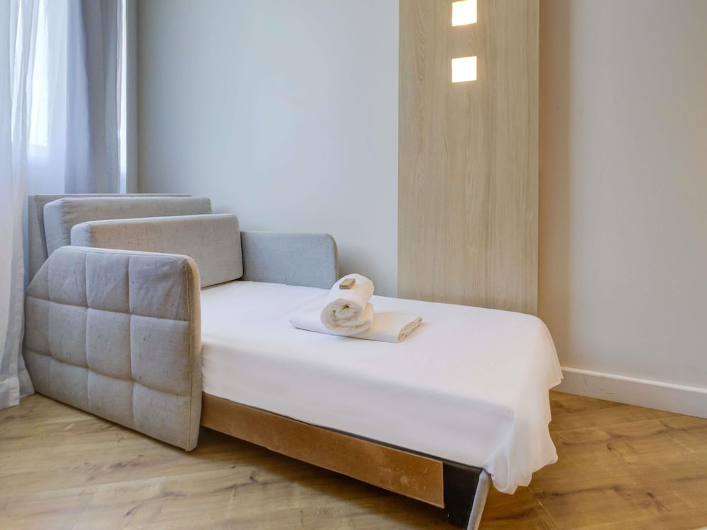 Habitación Standard con cama doble y sofá cama del hotel Mercure Rio De Janeiro Barra Da Tijuca. Foto 6